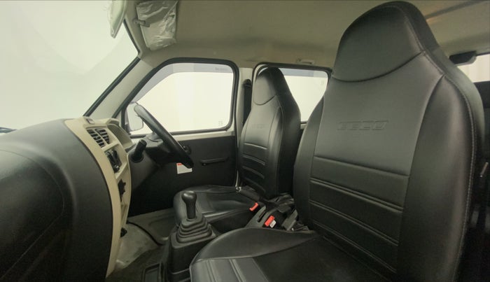 2022 Maruti Eeco 5 STR AC CNG, CNG, Manual, 11,048 km, Right Side Front Door Cabin