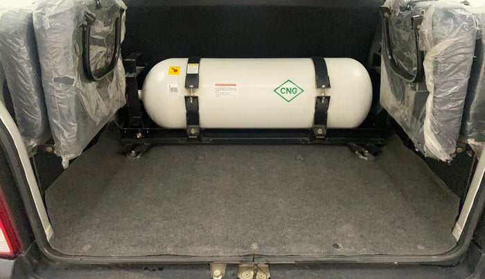 2022 Maruti Eeco 5 STR AC CNG, CNG, Manual, 11,048 km, Boot Inside