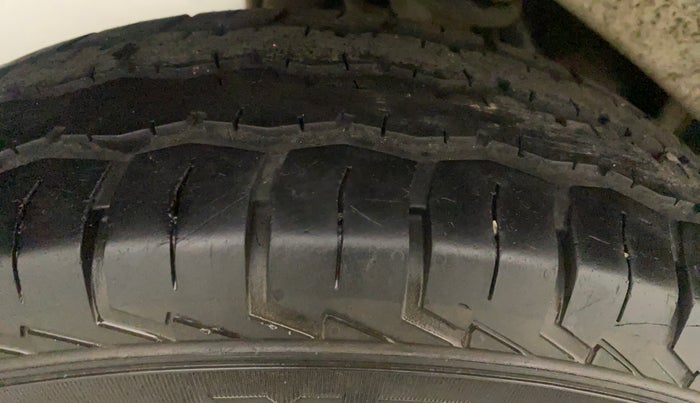 2022 Maruti Eeco 5 STR AC CNG, CNG, Manual, 11,048 km, Left Rear Tyre Tread