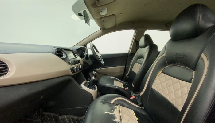 2017 Hyundai Grand i10 SPORTZ (O) 1.2 KAPPA VTVT, Petrol, Manual, 76,612 km, Right Side Front Door Cabin