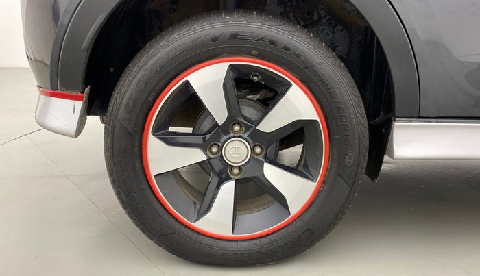 2018 Tata NEXON XZA + 1.2 PETROL A/T, Petrol, Automatic, 29,290 km, Right Rear Wheel