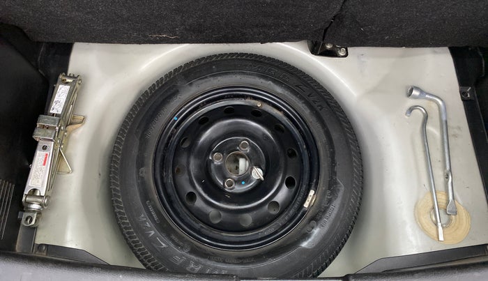 2016 Maruti Swift VXI, Petrol, Manual, 60,395 km, Spare Tyre