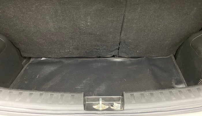 2016 Maruti Swift VXI, Petrol, Manual, 60,395 km, Boot Inside