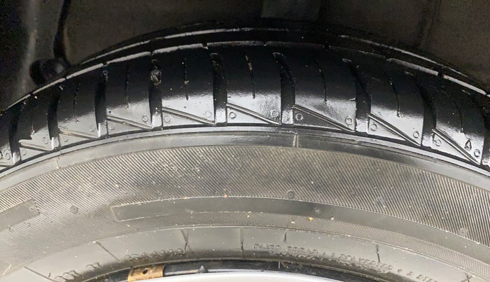 2020 Hyundai AURA S 1.2, Petrol, Manual, 41,416 km, Right Rear Tyre Tread
