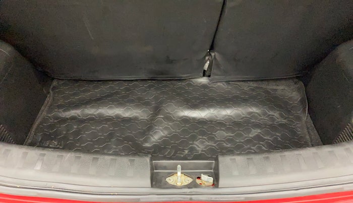 2015 Maruti Swift VXI, Petrol, Manual, 36,070 km, Boot Inside