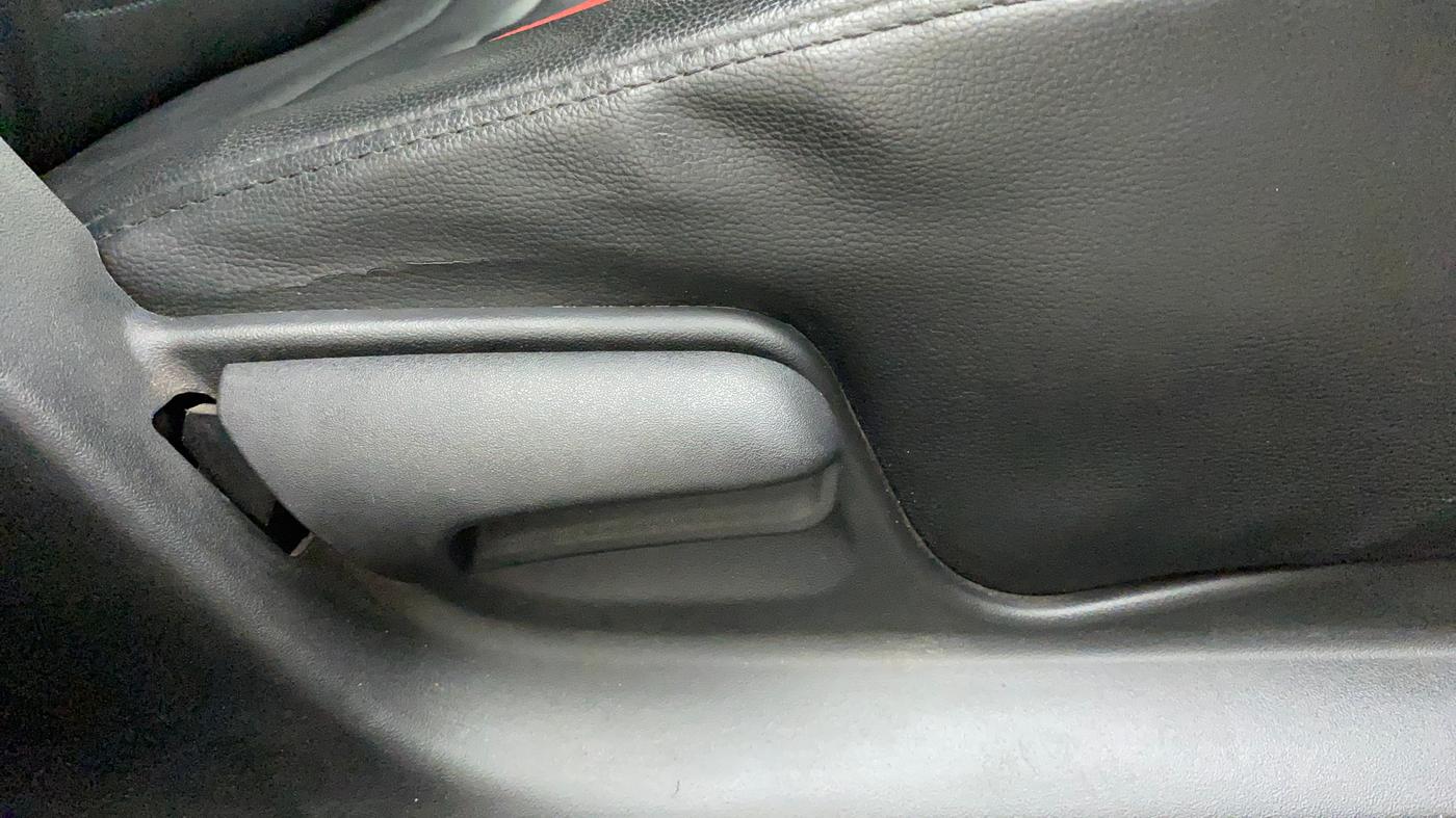 2015 Maruti Swift VXI, Petrol, Manual, 36,070 km, Driver Side Adjustment Panel