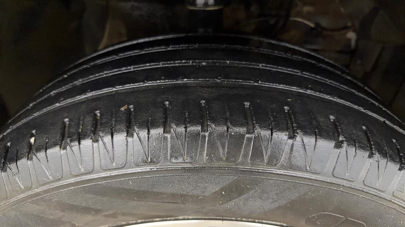 2021 Maruti Vitara Brezza ZXI PLUS AT SHVS, Petrol, Automatic, 82,609 km, Right Front Tyre Tread