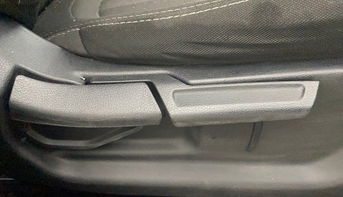 2022 Hyundai VENUE S+ 1.2, Petrol, Manual, 1,01,922 km, Driver Side Adjustment Panel