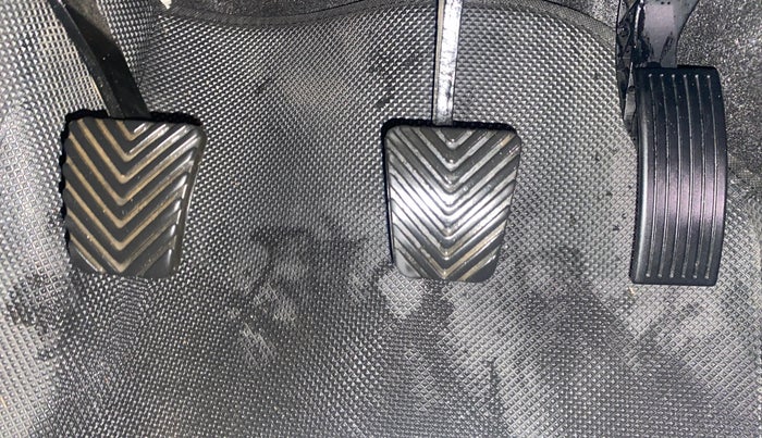 2022 Hyundai VENUE S+ 1.2, Petrol, Manual, 1,01,922 km, Pedals