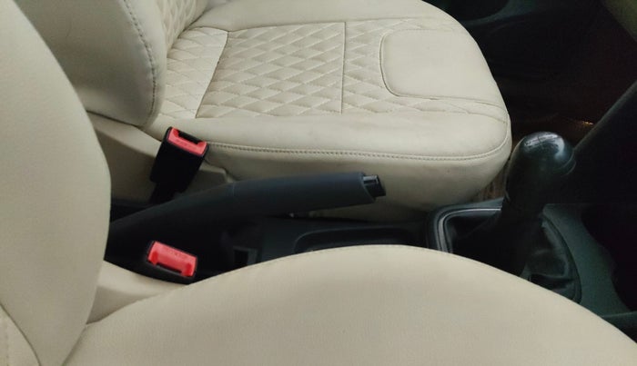 2017 Volkswagen Ameo COMFORTLINE 1.2L, Petrol, Manual, 36,026 km, Gear Lever