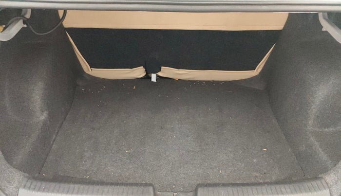 2017 Volkswagen Ameo COMFORTLINE 1.2L, Petrol, Manual, 36,026 km, Boot Inside