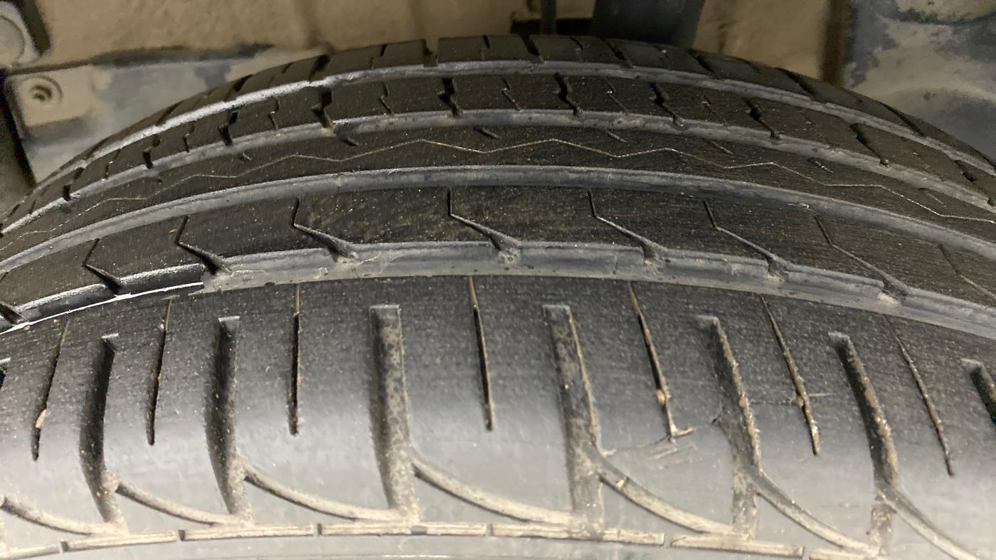 2016 Renault Duster RXZ 110 4WD, Diesel, Manual, 86,415 km, Left Rear Tyre Tread