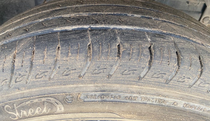 2017 Maruti Vitara Brezza VDI (O), Diesel, Manual, 1,13,564 km, Right Front Tyre Tread