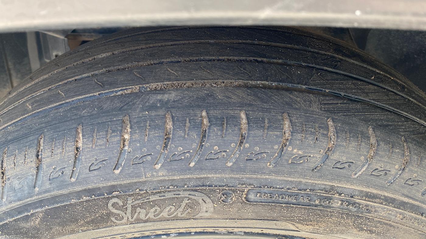 2017 Maruti Vitara Brezza VDI (O), Diesel, Manual, 1,09,106 km, Left Front Tyre Tread