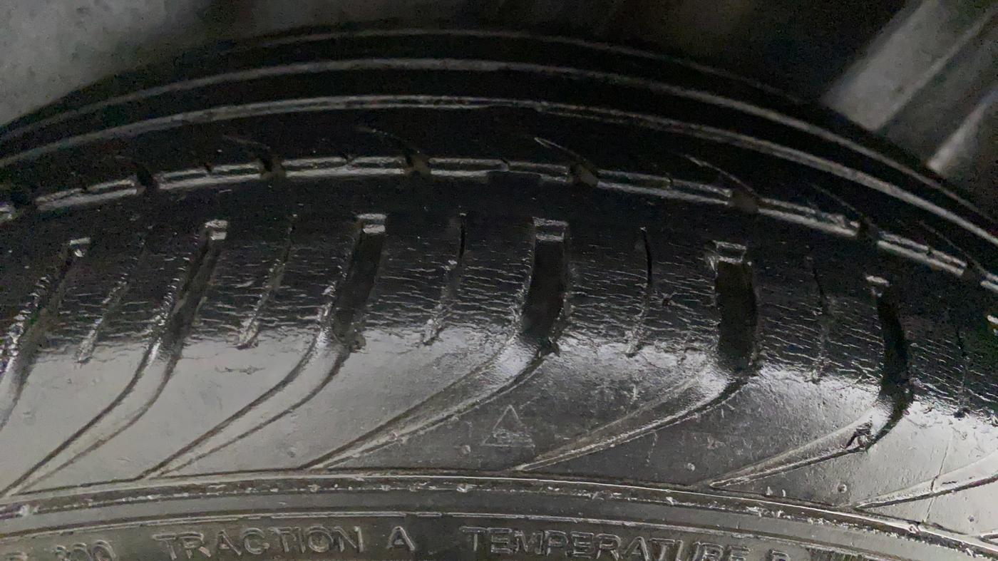 2015 Volkswagen Polo GT TSI AT, Petrol, Automatic, 97,403 km, Right Rear Tyre Tread