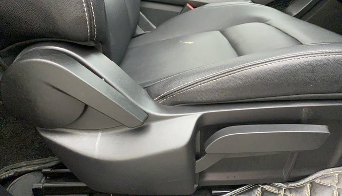 2019 Tata Harrier XZ 2.0L DARK EDITION, Diesel, Manual, 59,770 km, Driver Side Adjustment Panel