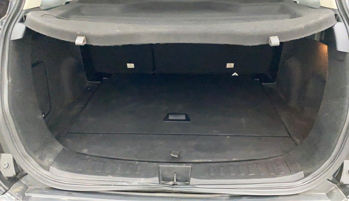 2019 Tata Harrier XZ 2.0L DARK EDITION, Diesel, Manual, 59,770 km, Boot Inside