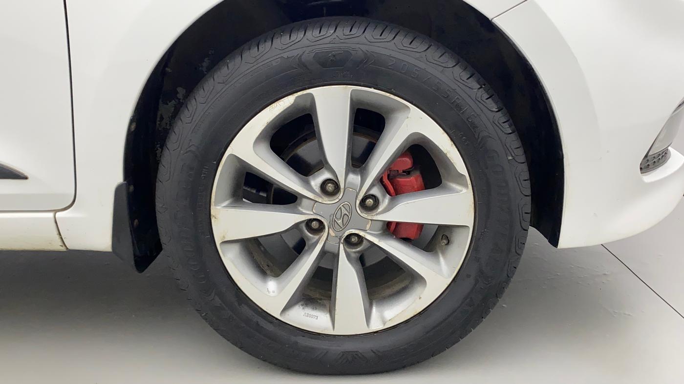 2016 Hyundai Elite i20 ASTA 1.4 CRDI, Diesel, Manual, 1,07,361 km, Right Front Wheel
