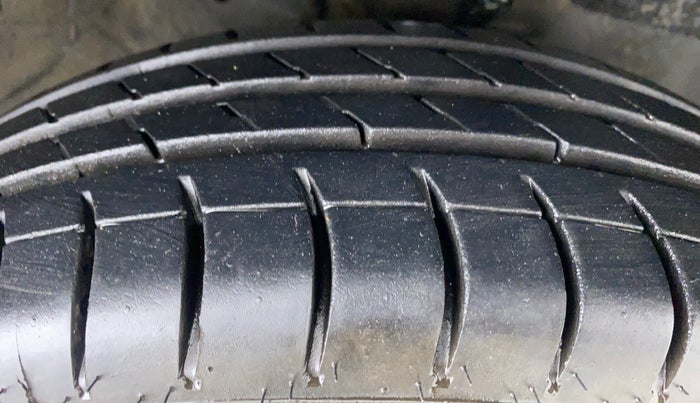 2016 Honda Amaze 1.2 SMT I VTEC, Petrol, Manual, 74,754 km, Right Front Tyre Tread