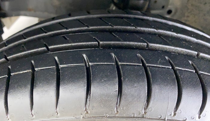 2016 Honda Amaze 1.2 SMT I VTEC, Petrol, Manual, 74,754 km, Left Front Tyre Tread