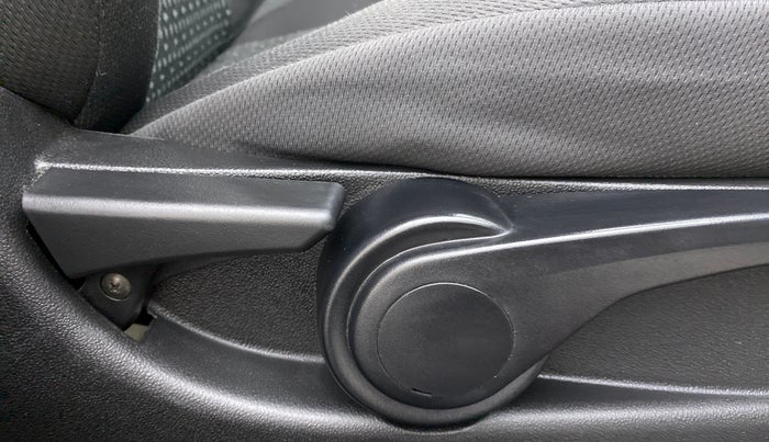 2017 Tata NEXON XZ+ 1.2, Petrol, Manual, 53,596 km, Driver Side Adjustment Panel