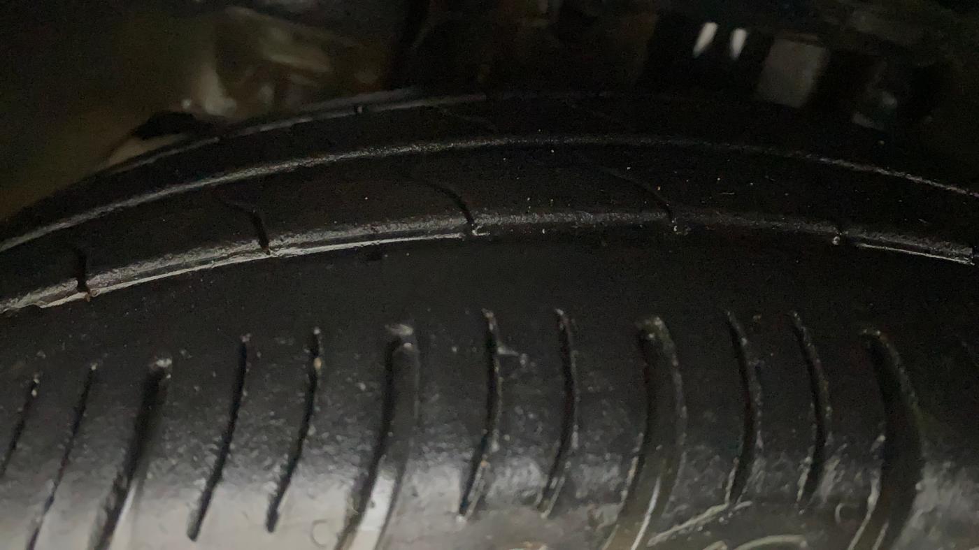 2021 Tata TIGOR XZA PLUS PETROL, Petrol, Automatic, 85,935 km, Left Front Tyre Tread