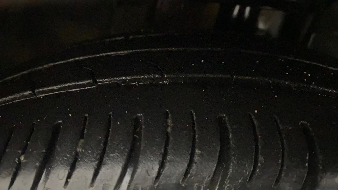 2021 Tata TIGOR XZA PLUS PETROL, Petrol, Automatic, 85,935 km, Right Front Tyre Tread