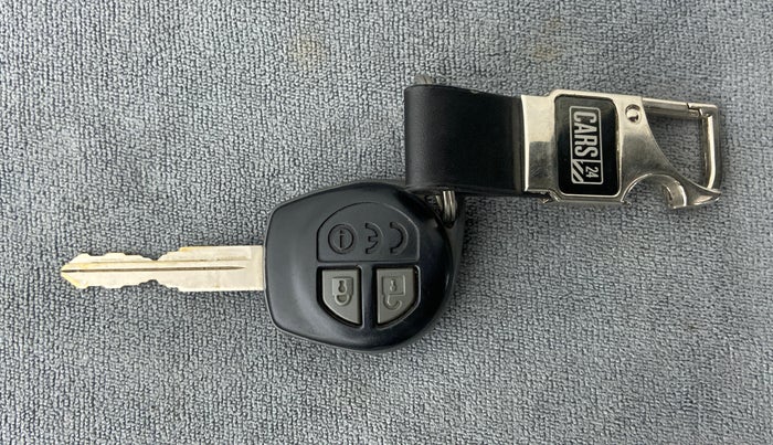2016 Maruti Baleno DELTA 1.2 K12, Petrol, Manual, 42,332 km, Key Close Up