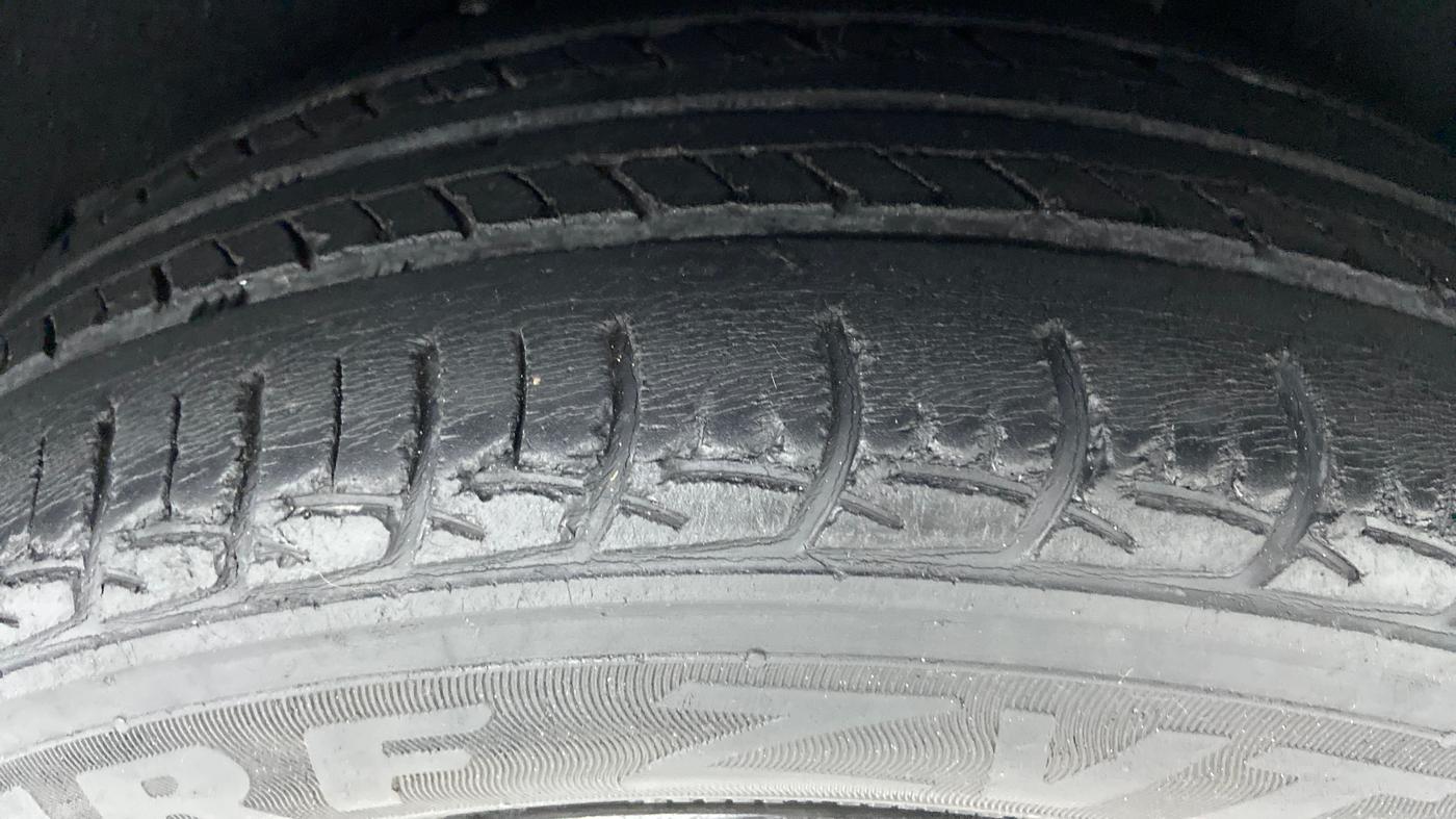 2016 Maruti Baleno DELTA 1.2 K12, Petrol, Manual, 42,332 km, Left Rear Tyre Tread