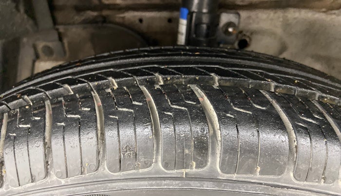 2017 Maruti Swift VDI ABS, Diesel, Manual, 65,942 km, Left Front Tyre Tread