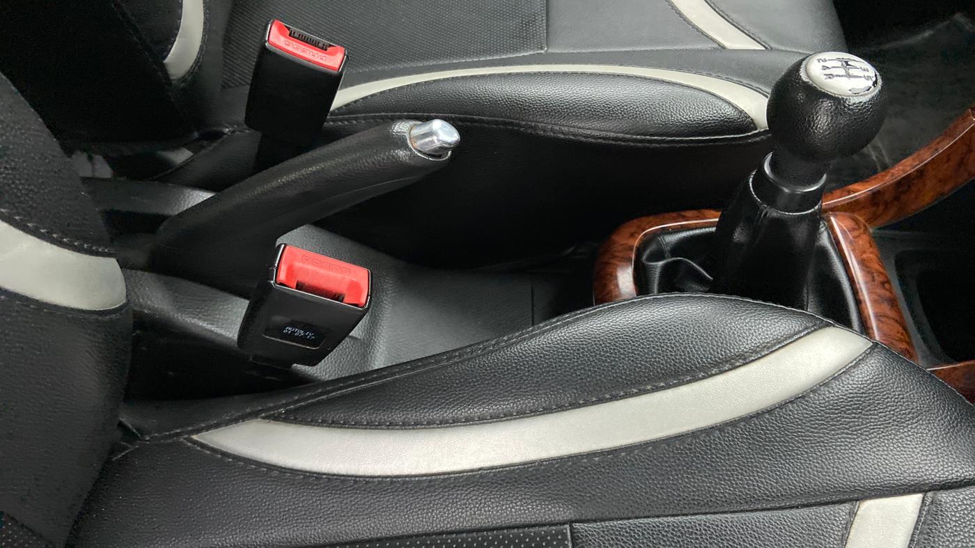 2017 Maruti Swift VDI ABS, Diesel, Manual, 65,942 km, Gear Lever