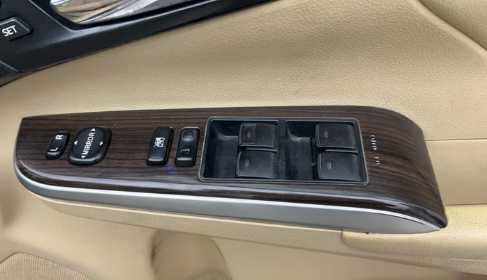 2016 Toyota Camry HYBRID, Hybrid, Automatic, 67,776 km, Driver Side Door Panels Control