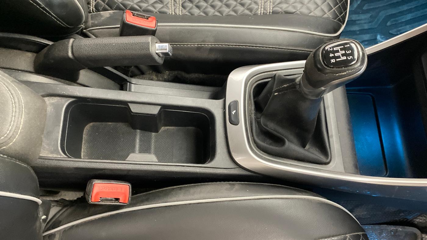 2020 Tata ALTROZ XZ PETROL, Petrol, Manual, 96,009 km, Gear Lever