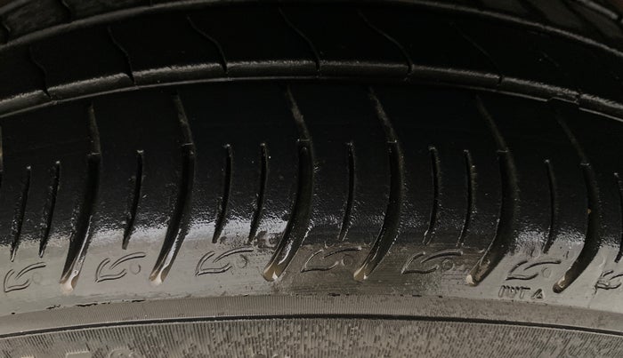 2020 Tata ALTROZ XZ PETROL, Petrol, Manual, 96,009 km, Left Rear Tyre Tread