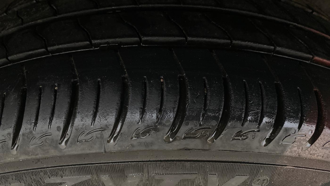 2020 Tata ALTROZ XZ PETROL, Petrol, Manual, 96,009 km, Right Rear Tyre Tread