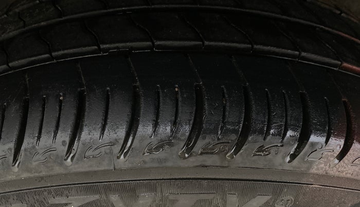 2020 Tata ALTROZ XZ PETROL, Petrol, Manual, 96,009 km, Right Rear Tyre Tread