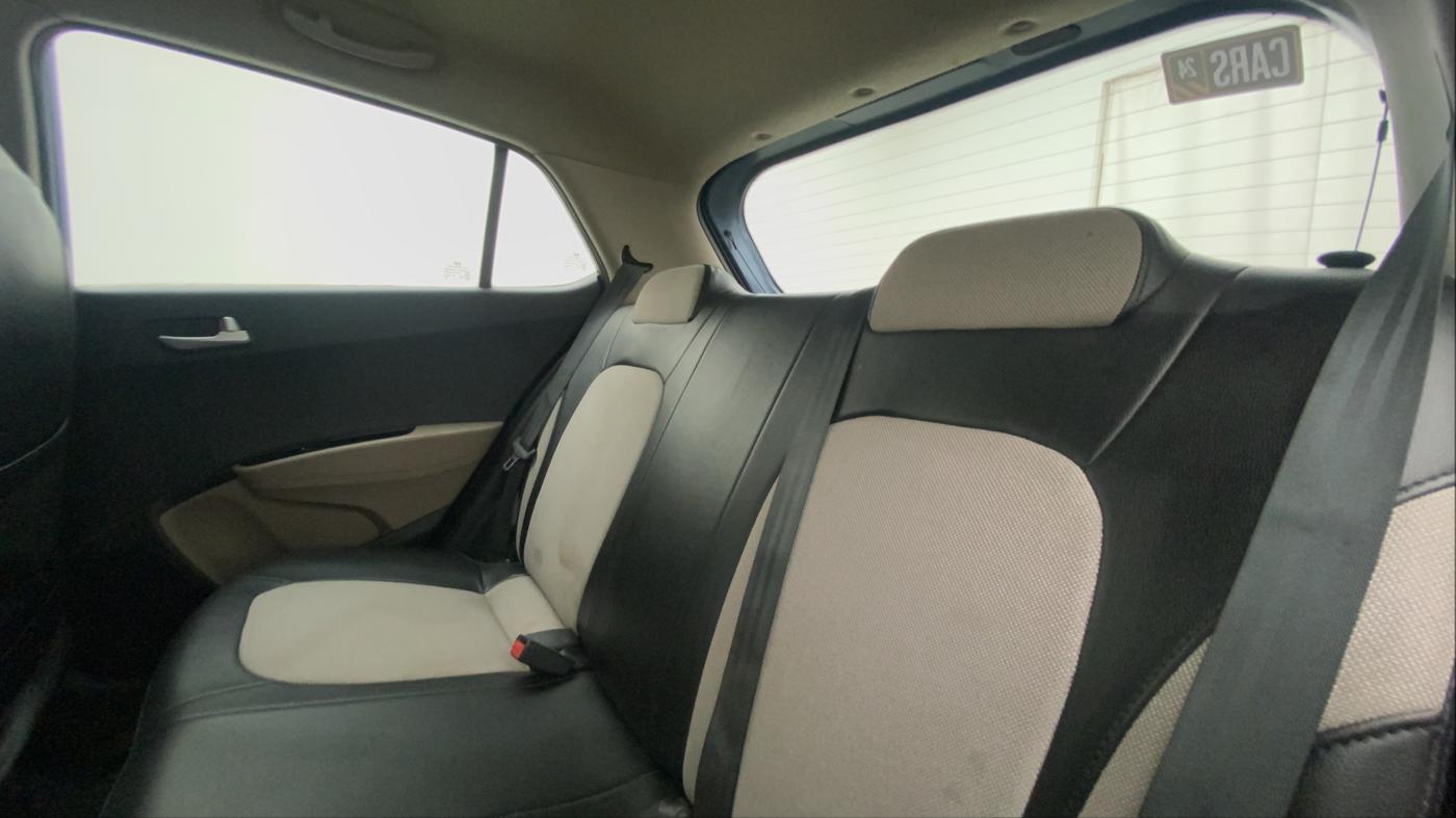 2016 Hyundai Grand i10 SPORTZ 1.2 KAPPA VTVT, Petrol, Manual, 57,790 km, Right Side Rear Door Cabin