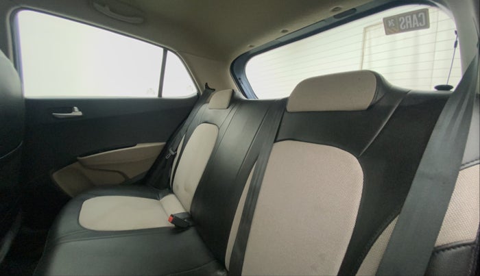 2016 Hyundai Grand i10 SPORTZ 1.2 KAPPA VTVT, Petrol, Manual, 57,790 km, Right Side Rear Door Cabin