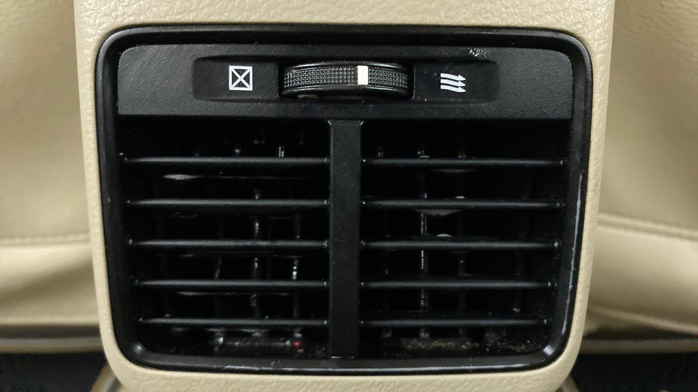 2017 Maruti Ciaz SIGMA 1.4 VVT, Petrol, Manual, 66,982 km, Rear AC Vents