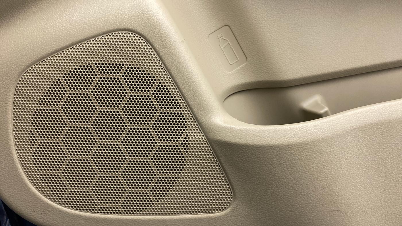 2017 Maruti Ciaz SIGMA 1.4 VVT, Petrol, Manual, 66,982 km, Speaker