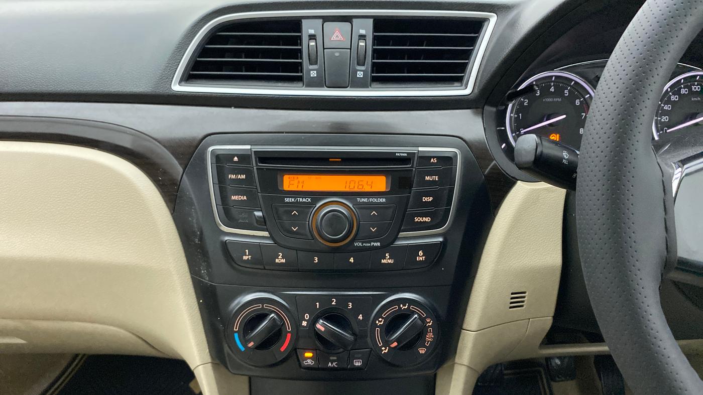 2017 Maruti Ciaz SIGMA 1.4 VVT, Petrol, Manual, 66,982 km, Air Conditioner