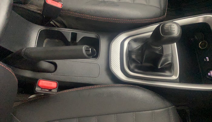 2021 KIA SONET HTK PLUS 1.2, Petrol, Manual, 24,717 km, Gear Lever