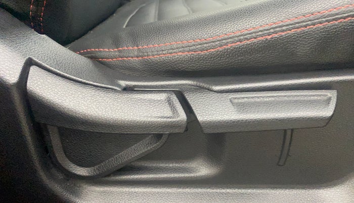 2021 KIA SONET HTK PLUS 1.2, Petrol, Manual, 24,717 km, Driver Side Adjustment Panel