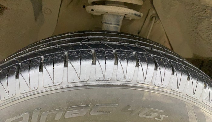 2018 Maruti Vitara Brezza ZDI PLUS DUAL TONE, Diesel, Manual, 20,704 km, Right Front Tyre Tread