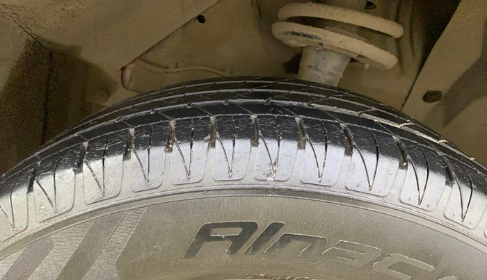 2018 Maruti Vitara Brezza ZDI PLUS DUAL TONE, Diesel, Manual, 20,704 km, Left Front Tyre Tread