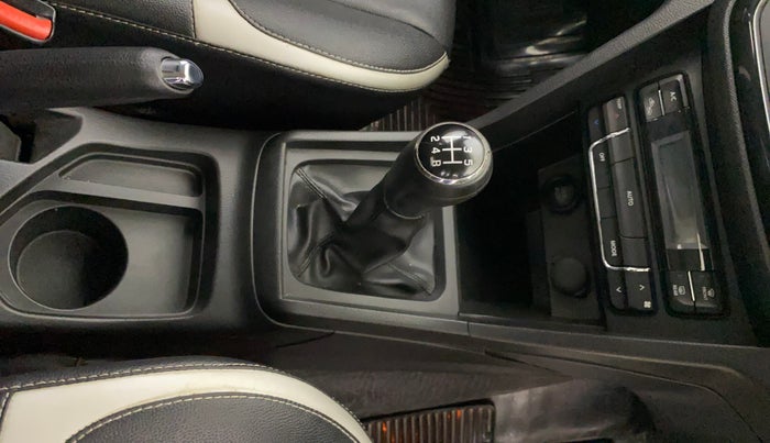 2018 Maruti Vitara Brezza ZDI PLUS DUAL TONE, Diesel, Manual, 20,704 km, Gear Lever