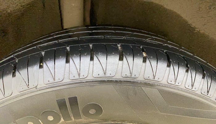 2018 Maruti Vitara Brezza ZDI PLUS DUAL TONE, Diesel, Manual, 20,704 km, Right Rear Tyre Tread