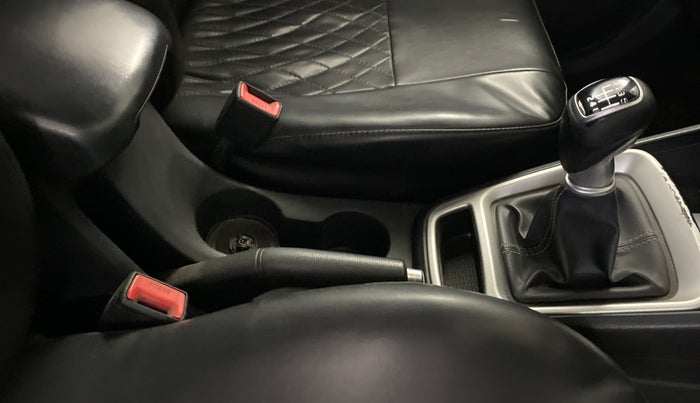 2019 Hyundai VENUE SX 1.0 (O) TURBO, Petrol, Manual, 68,302 km, Gear Lever