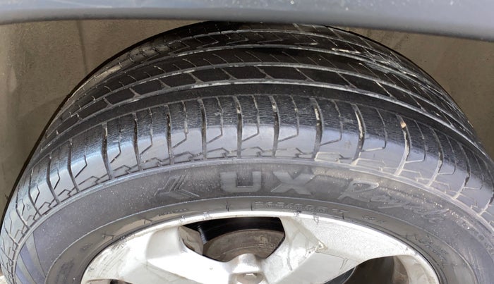 2018 Jeep Compass LIMITED 1.4 PETROL AT, Petrol, Automatic, 30,862 km, Left Front Tyre Tread