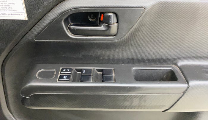 2022 Maruti New Wagon-R LXI CNG 1.0, CNG, Manual, 1,09,976 km, Driver Side Door Panels Control